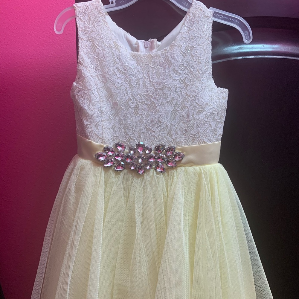 Girls dress